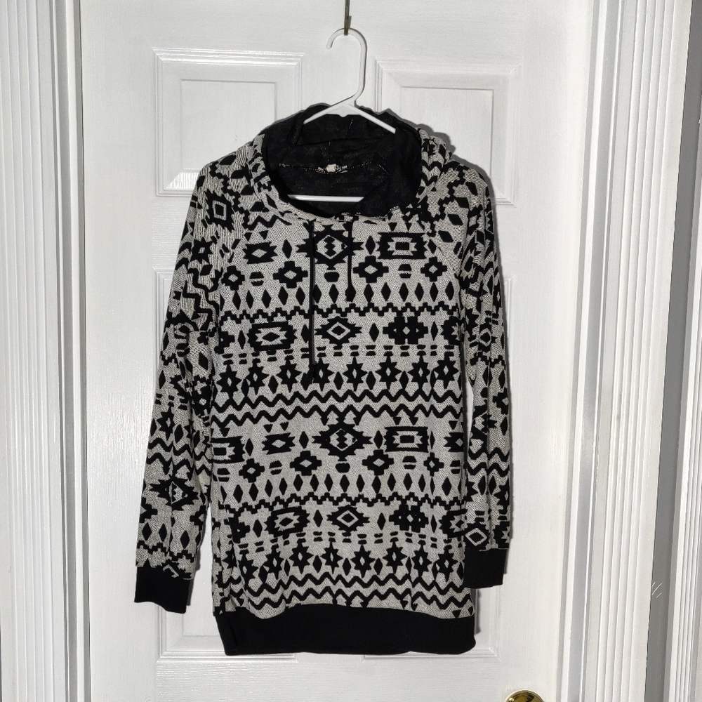 Kiss & Cry Hoodie Tribal Grunge Size Medium